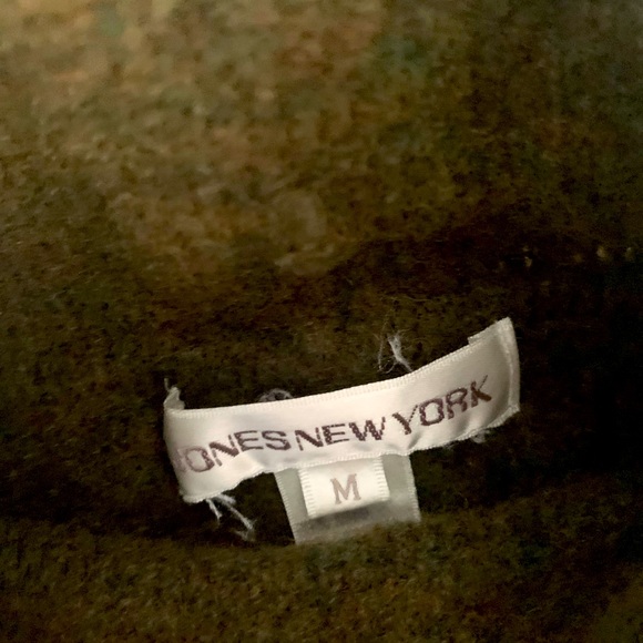 Jones New York Ladies Olive Green Turtleneck Sweater Medium. - Picture 5 of 5